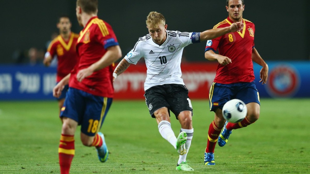 Streaming germany. Испания Германия 5-1. Spain vs Germany. Streaming Germany u21. German vs Spanish.