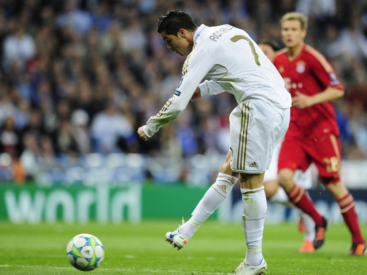 Madrid vs bayern. Ronaldo vs Bayern 2012. Реал Мадрид Бавария 2012. Криштиану Роналду Бавария. Роналдо Реал Мадрид.